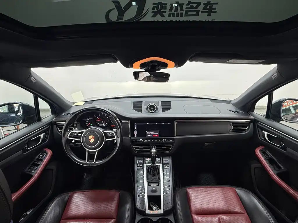 Porsche Macan — миниатюра 6