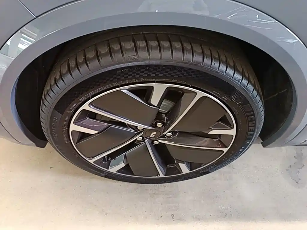 Li Auto Li L8 — миниатюра 23