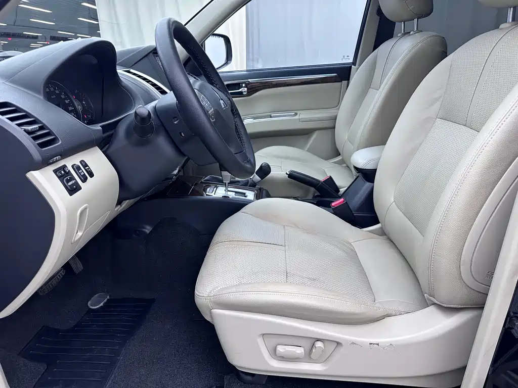 Mitsubishi Pajero Sport — миниатюра 5