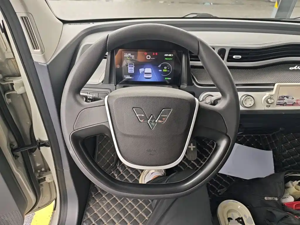 Wuling MINIEV — миниатюра 11