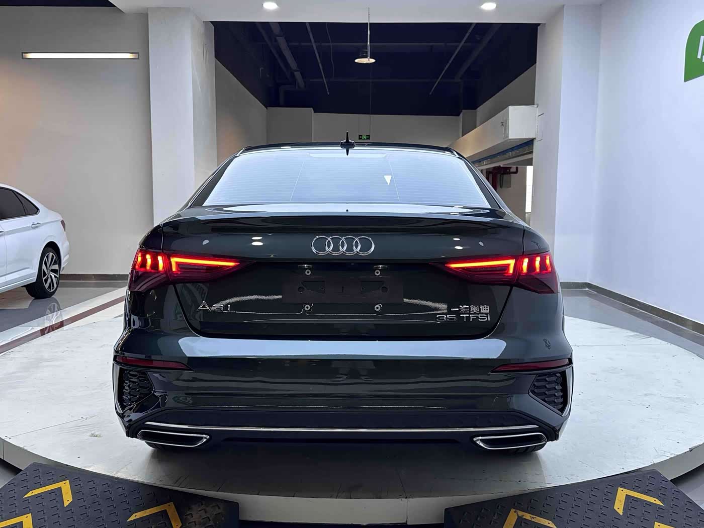 Audi A3 1.4 л 2022 г. Зелёный, пробег 18000 км