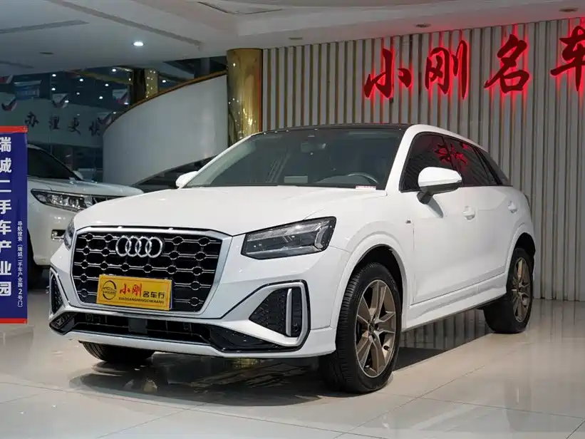 AUDI  Q2L