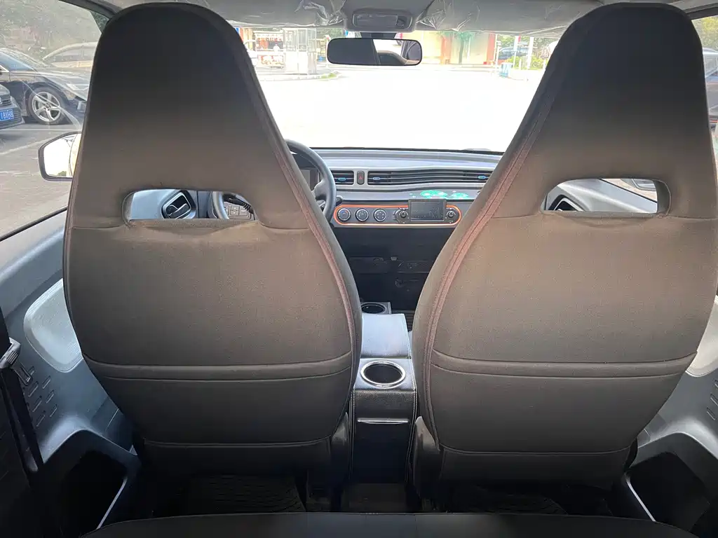 Wuling MINIEV — миниатюра 6
