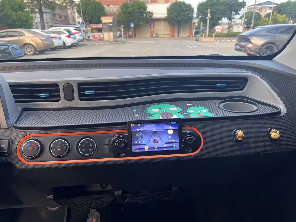 Wuling MINIEV — миниатюра 8