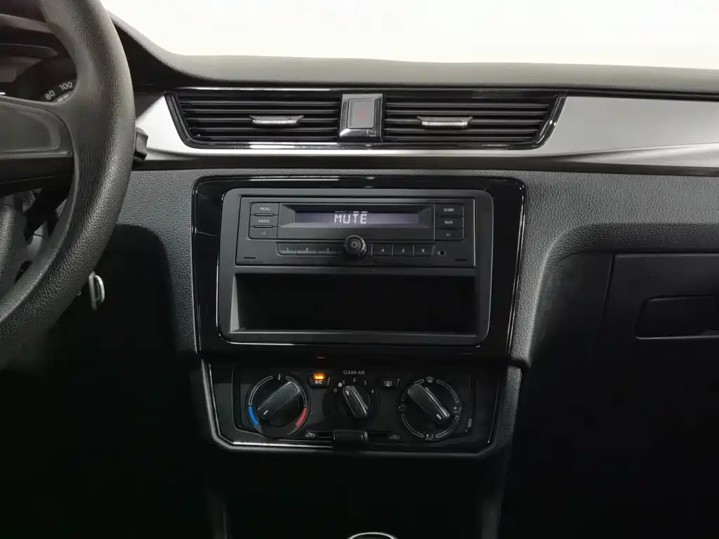 Skoda Rapid — миниатюра 22