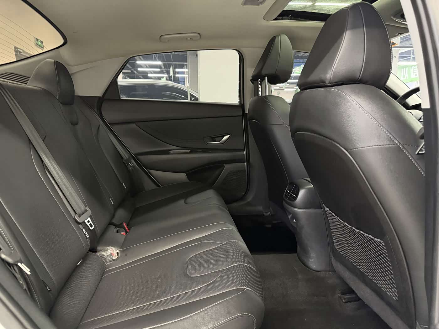 Hyundai Elantra 1.5 л 2023 г. Белый, пробег 40000 км