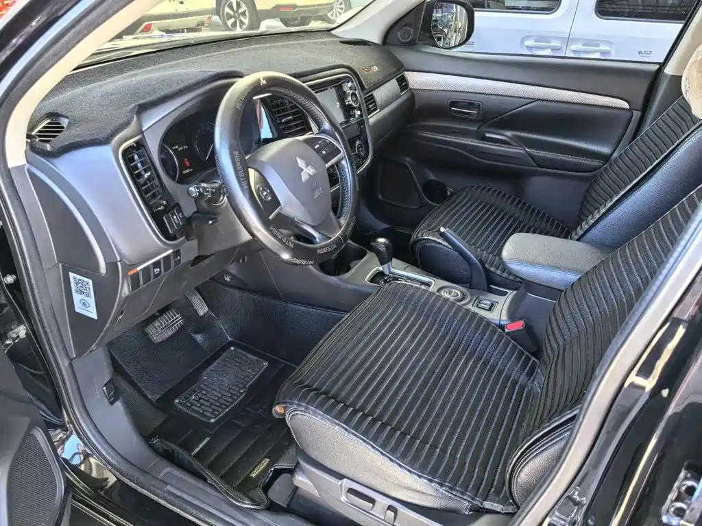 Mitsubishi Outlander (Import) — миниатюра 4