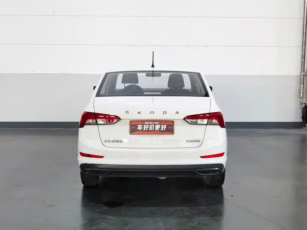 Skoda Rapid — миниатюра 4