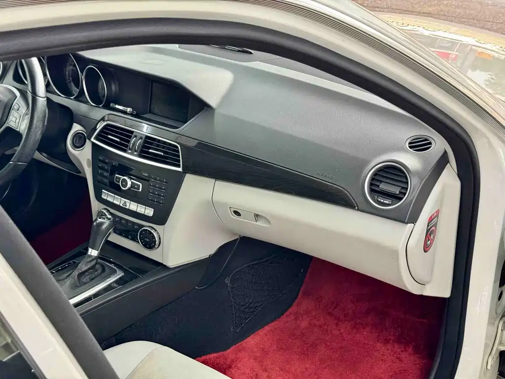 Mercedes-Benz C-Class — миниатюра 10