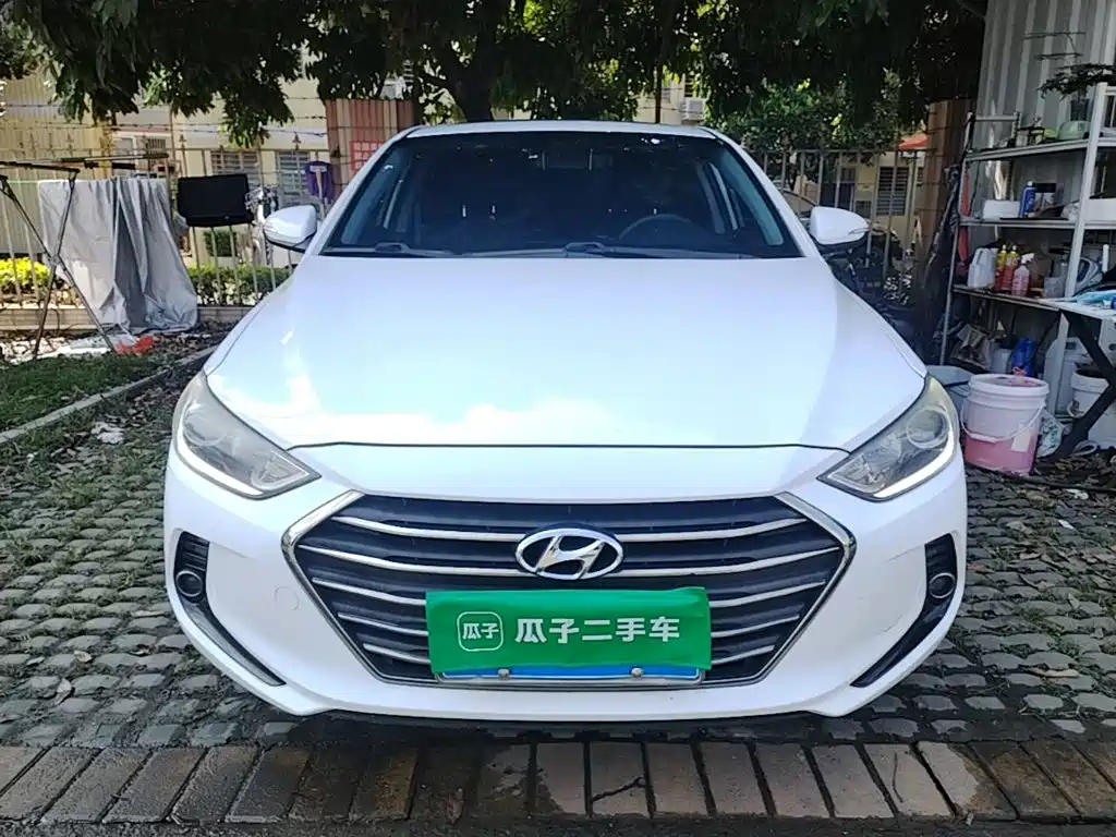 Hyundai Elantra — миниатюра 3