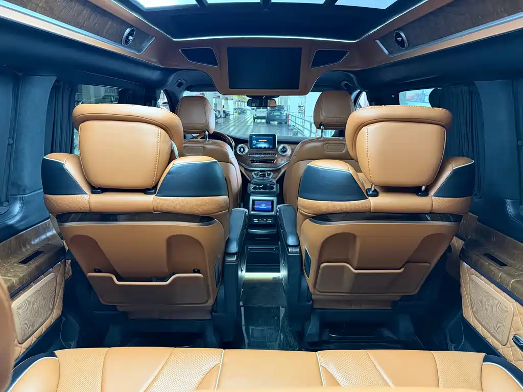 Mercedes-Benz V-Class — миниатюра 11