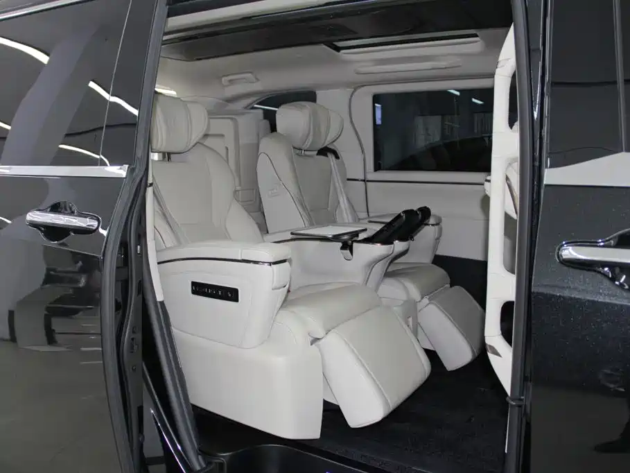 Lexus LM — миниатюра 9