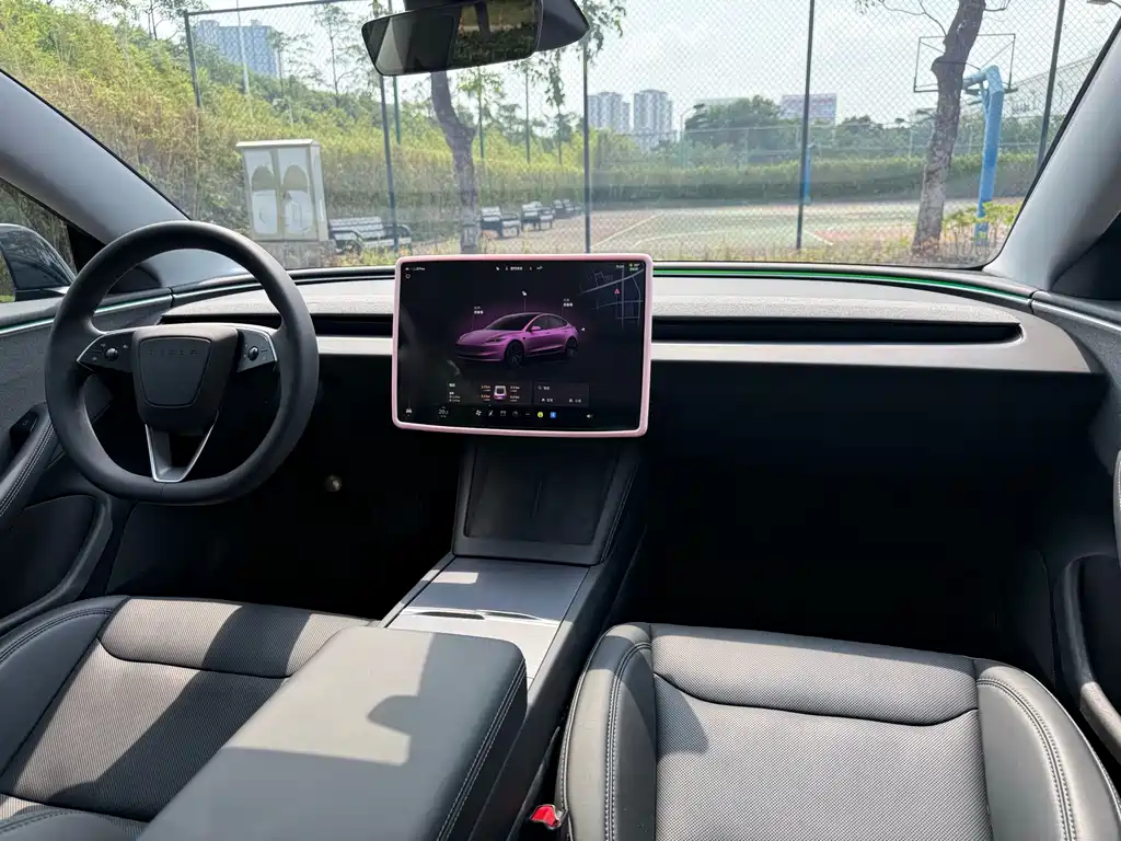 Tesla Model 3 — миниатюра 6