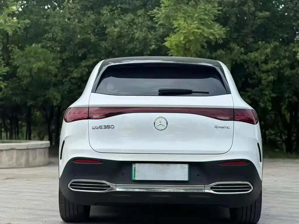 Mercedes-Benz EQE SUV — миниатюра 8