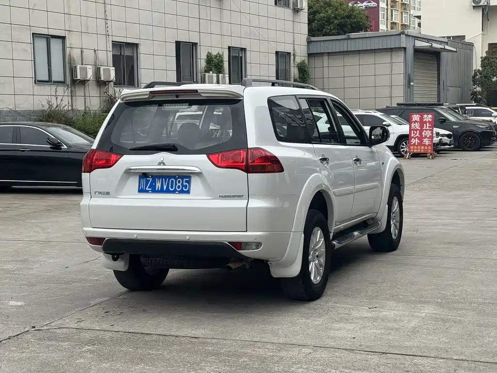 Mitsubishi Pajero Sport — миниатюра 13