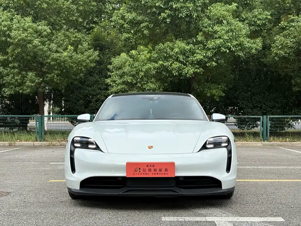 Porsche Taycan — миниатюра 2