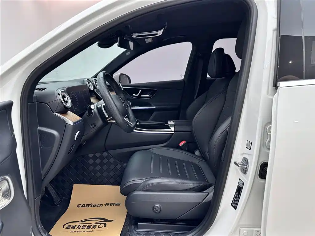 Mercedes-Benz GLC 2023 GLC 300 L 4MATIC 5 мест
