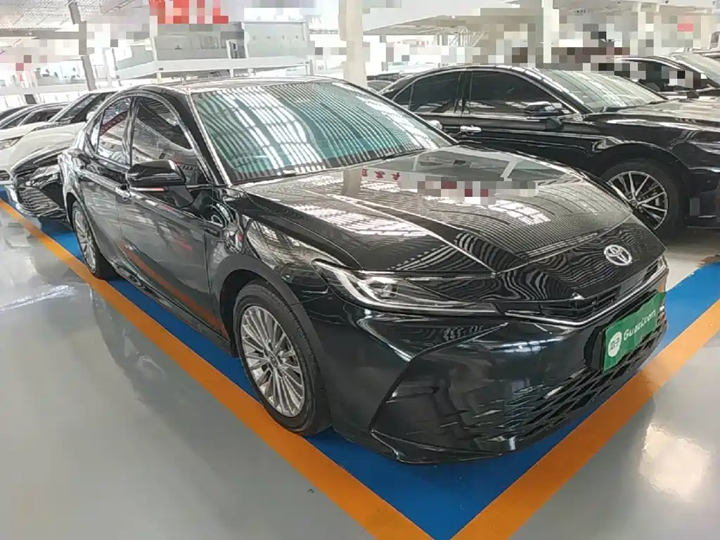 Toyota Camry — миниатюра 4