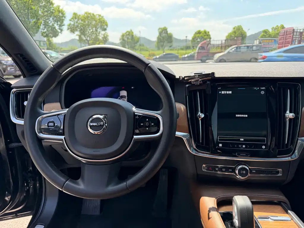 Volvo S90 — миниатюра 9