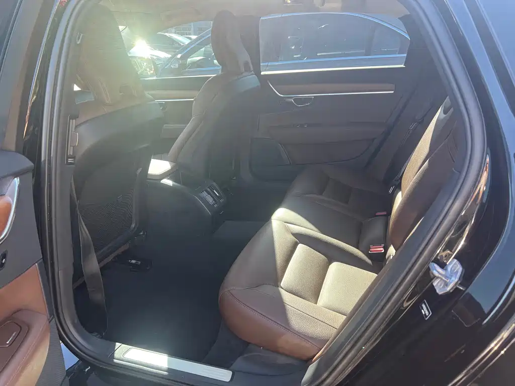 Volvo S90 — миниатюра 9