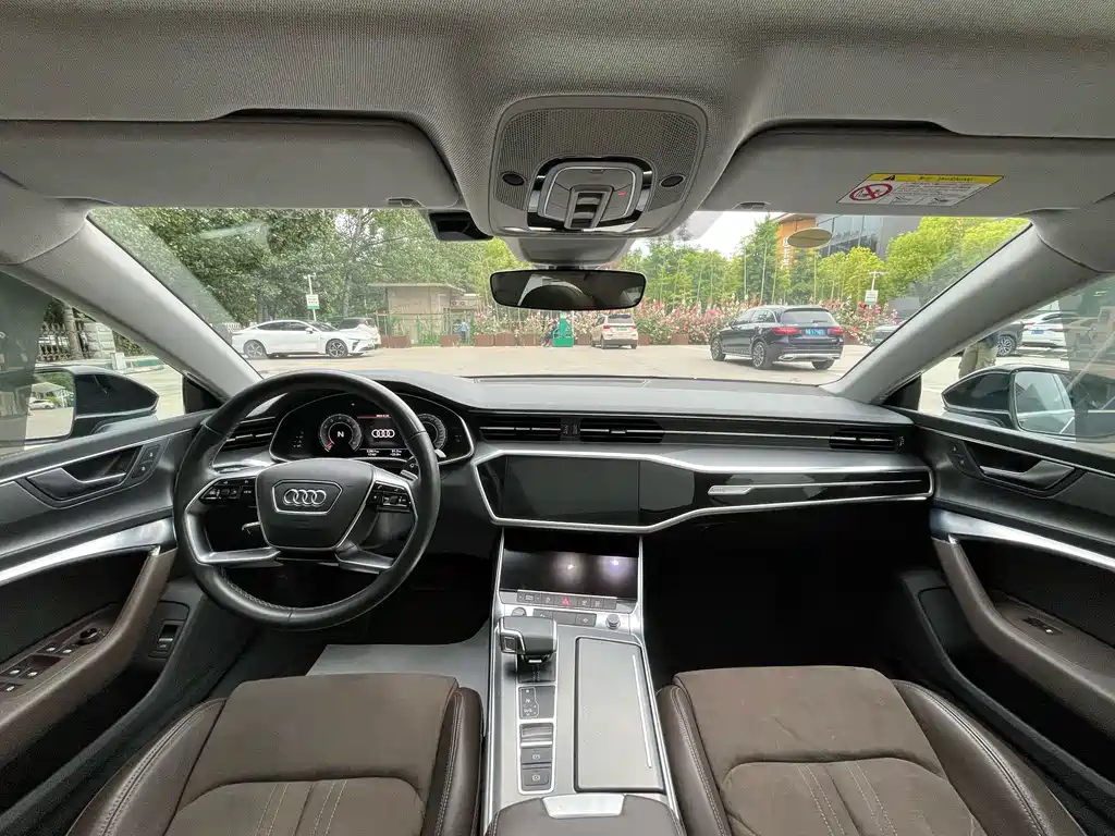 Audi A7L 2024 — фото 10