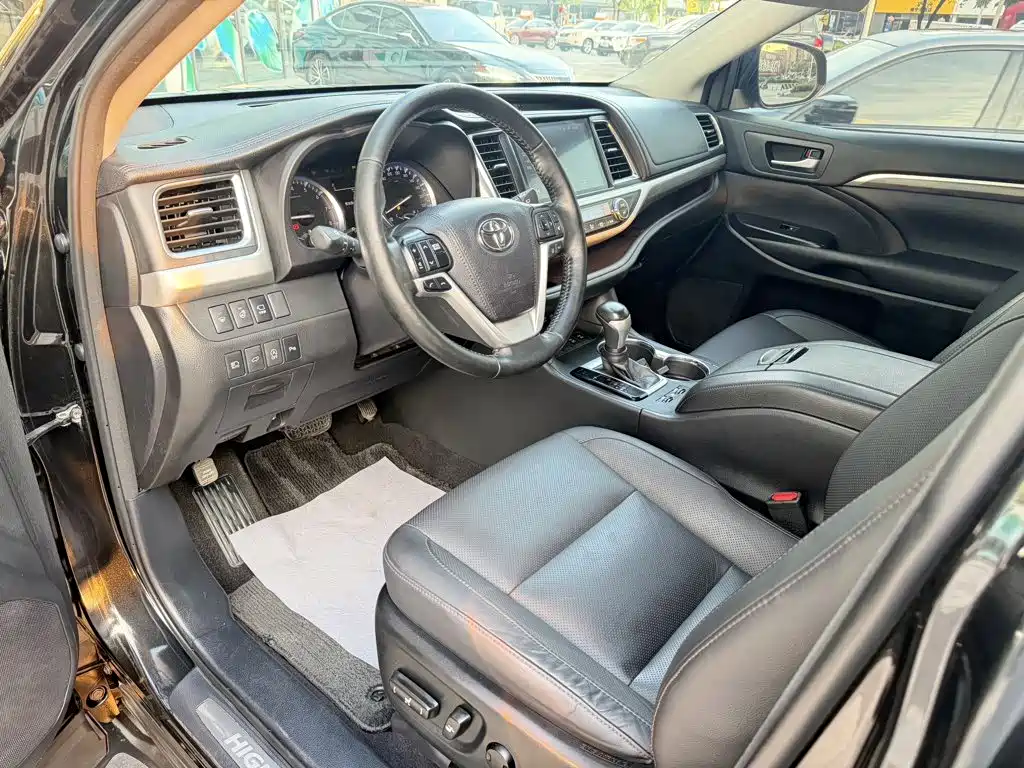 Toyota Highlander — миниатюра 6