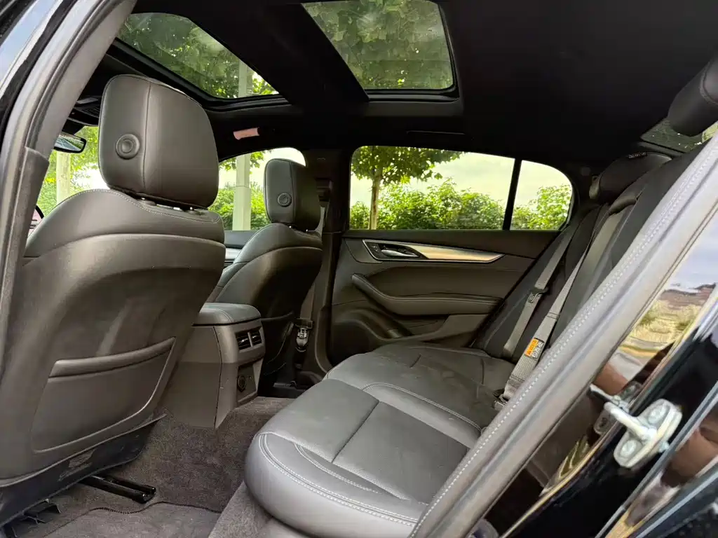 Cadillac CT5 — миниатюра 7