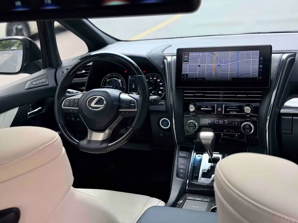 Lexus LM — миниатюра 5