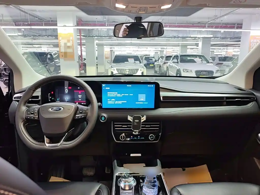 Ford Edge — миниатюра 10