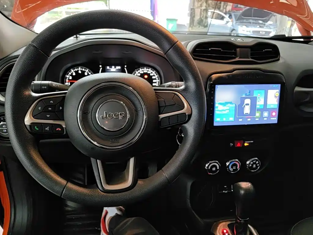 Jeep Renegade — миниатюра 10
