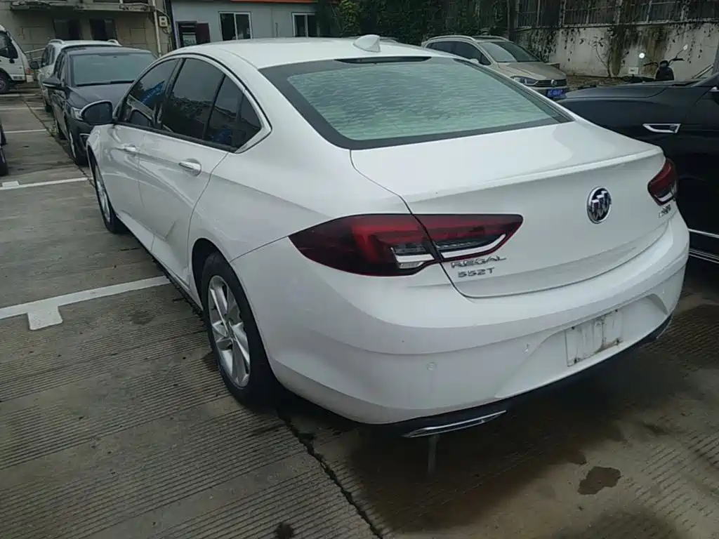 Buick Regal — миниатюра 5