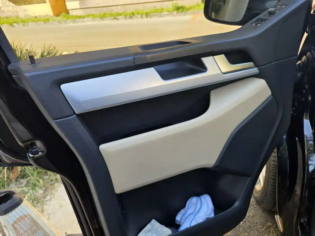 Volkswagen Multivan — миниатюра 8