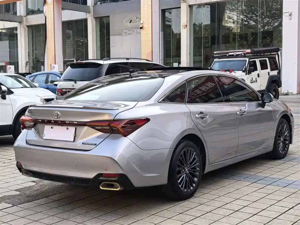 Toyota Avalon 2019 2.5L Touring Luxury VI