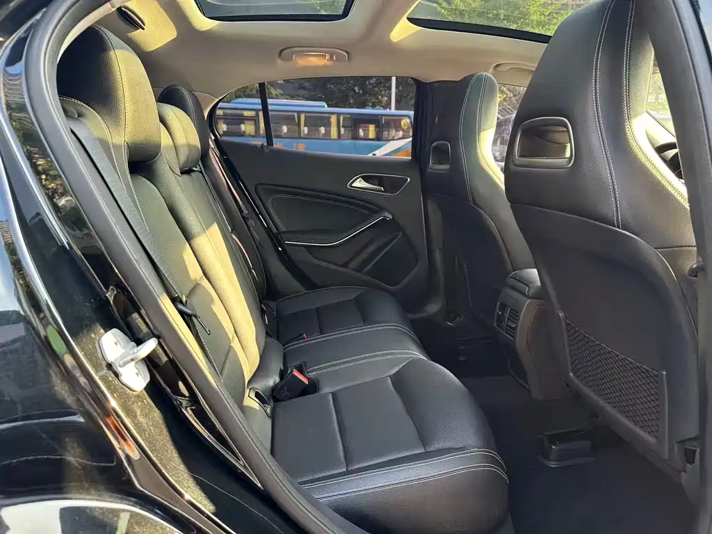 Mercedes-Benz GLA — миниатюра 8