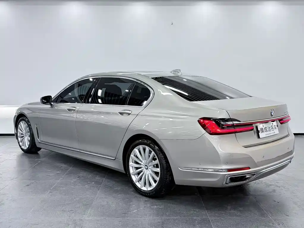 BMW 7 Series — миниатюра 4