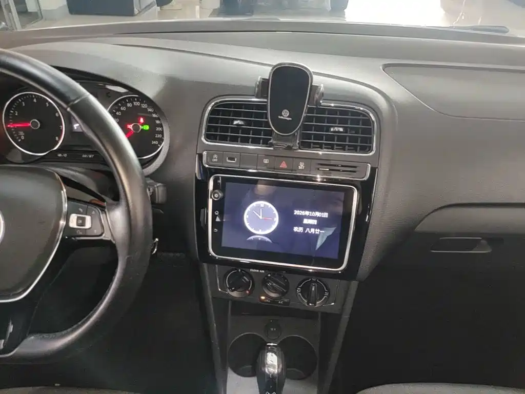Volkswagen Polo — миниатюра 13