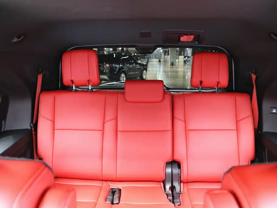 Toyota Sequoia — миниатюра 21