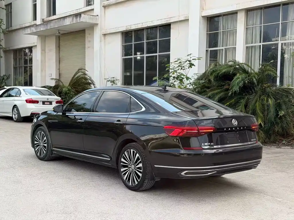 Volkswagen Passat — миниатюра 4