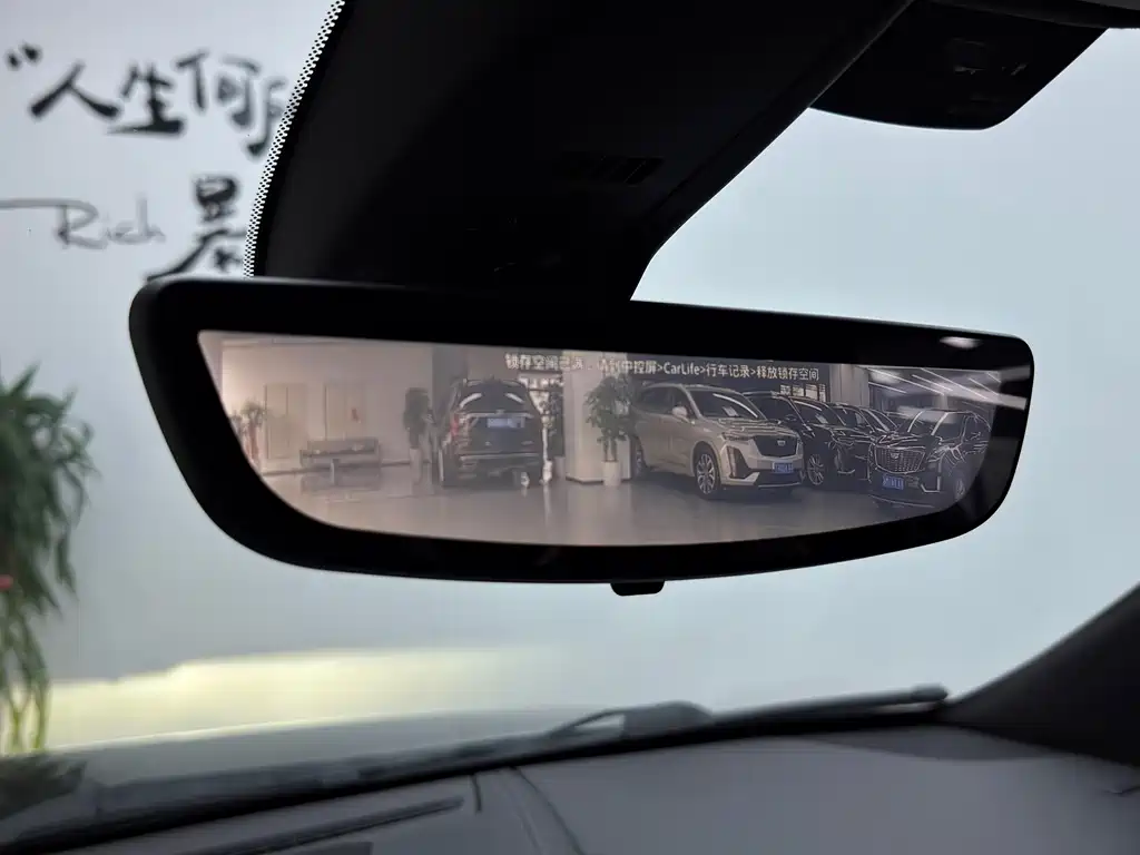 Cadillac XT6 — миниатюра 14