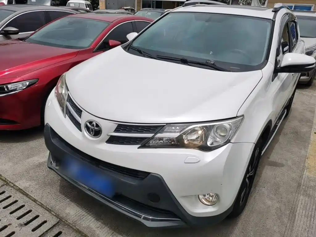 Toyota RAV4 2015 2.5L AT Luxury