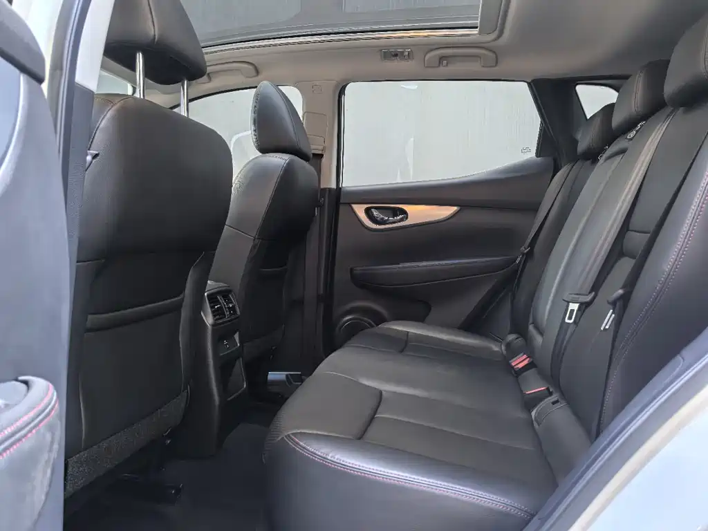 Nissan Qashqai — миниатюра 10