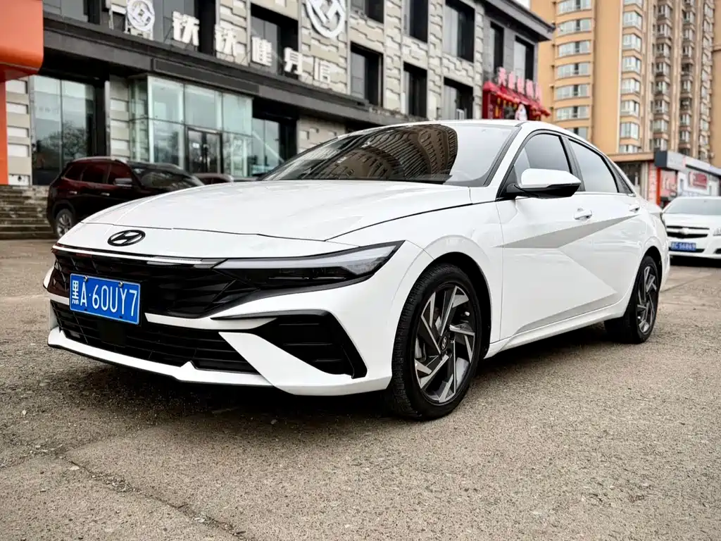 Hyundai Elantra 2023