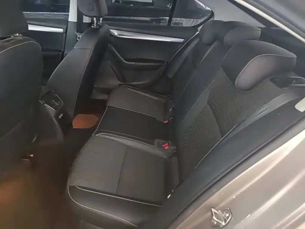 Skoda Octavia — миниатюра 17