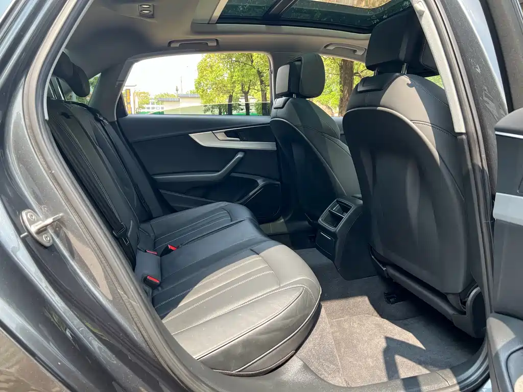 Audi A4L — миниатюра 10