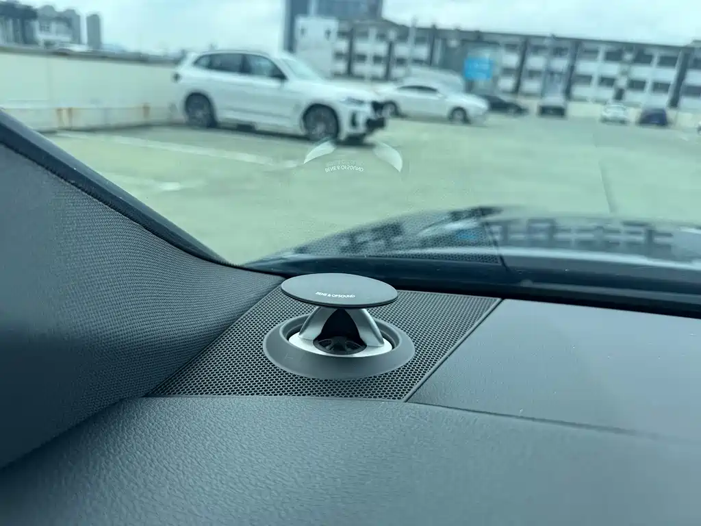 Audi A6L — миниатюра 12