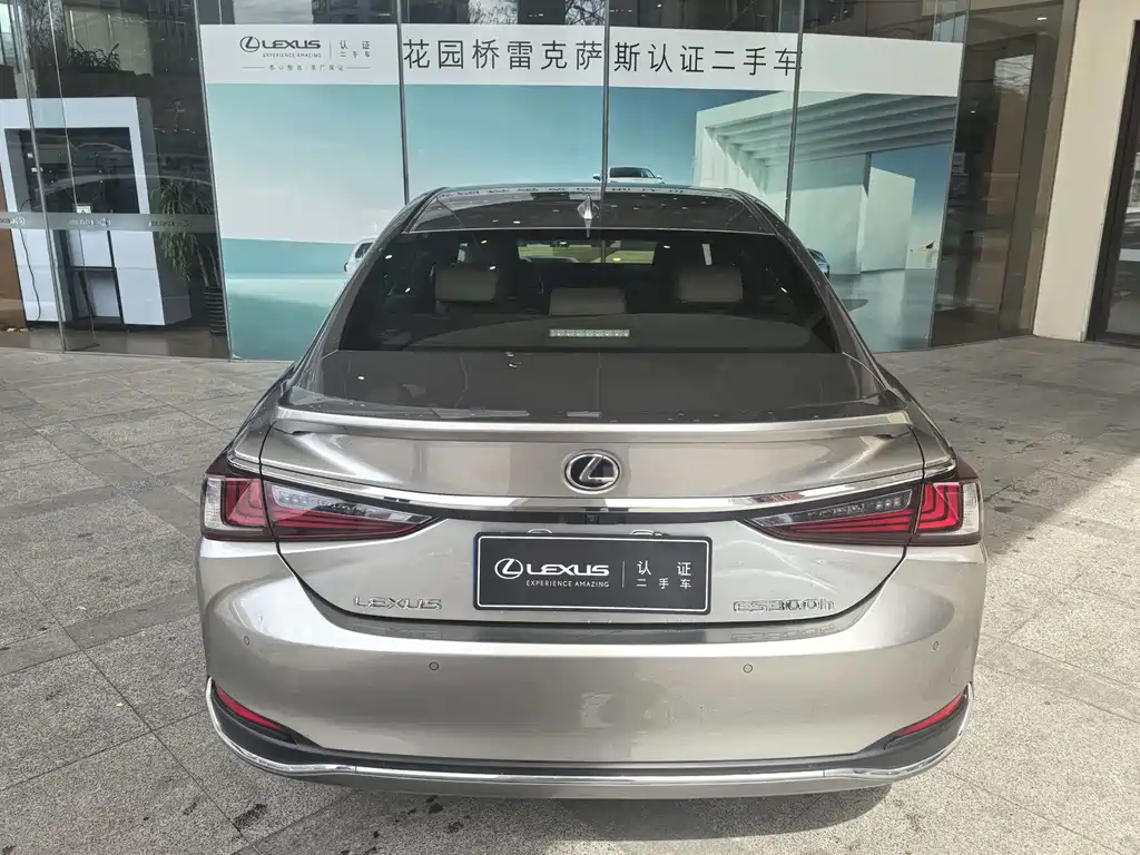 Lexus ES — миниатюра 6
