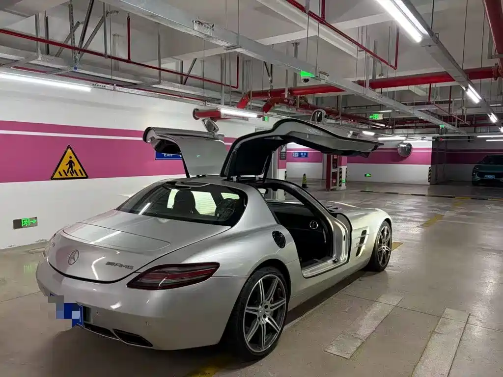 Mercedes-Benz SLS AMG — миниатюра 6