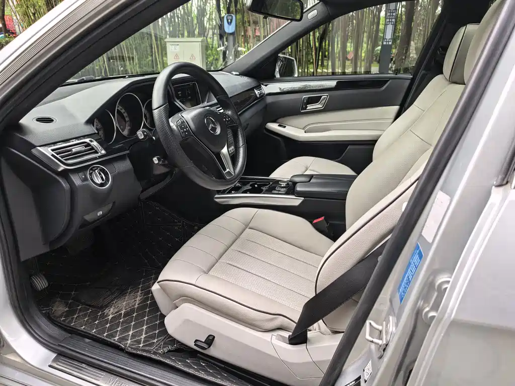 Mercedes-Benz E-Class — миниатюра 10