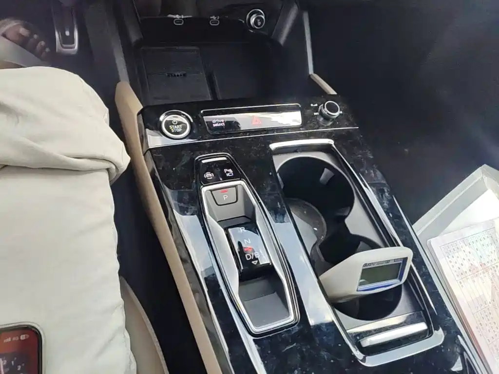 Audi Q6L e-tron — миниатюра 19