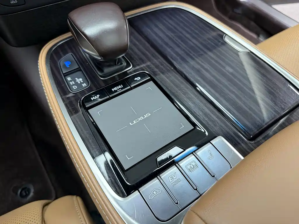 Lexus LS — миниатюра 15